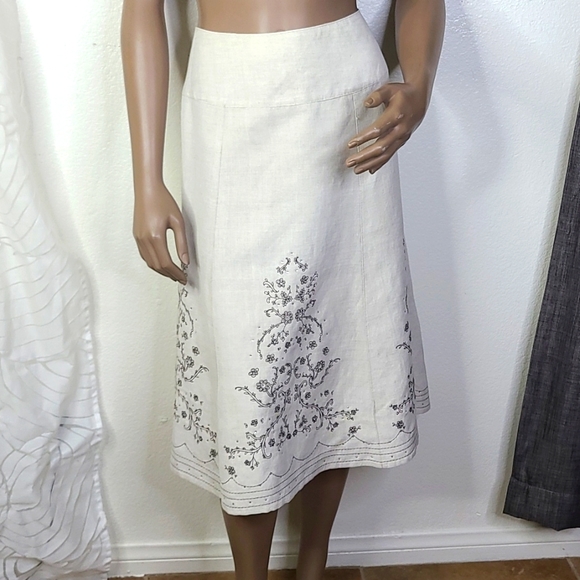 Dress Barn Dresses & Skirts - Dressbarn Skirt Size 16W Natural Color Linen Blend Floral Embroidery Embellished